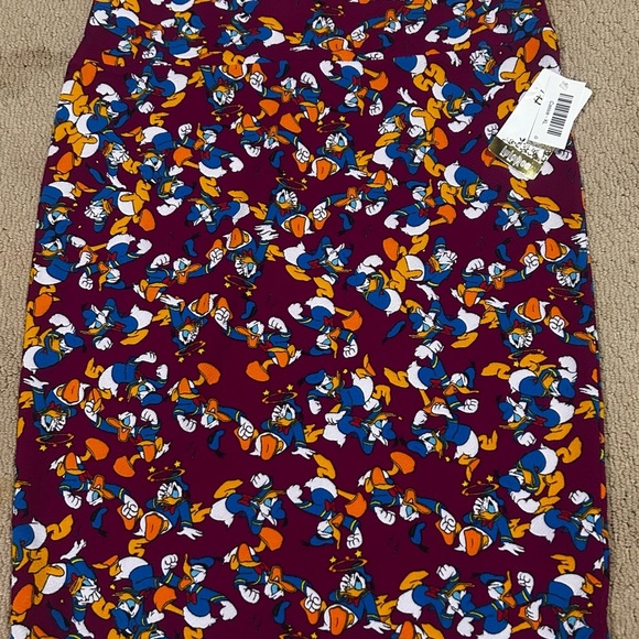 NWT LuLaRoe Disney Collection Donald Duck Print Cassie Skirt Size XL - Picture 3 of 5